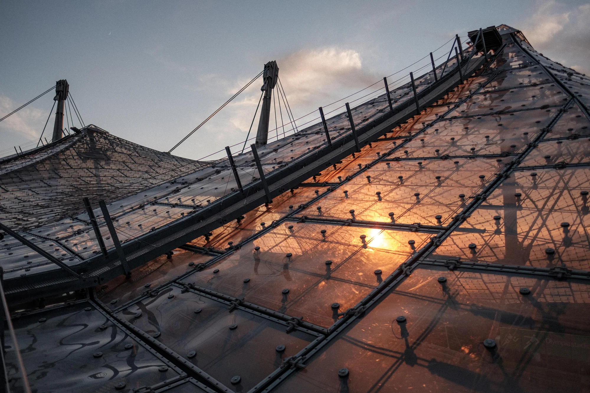Ausschuss für Arbeit und Wirtschaft stimmt Zeltdach-Sanierung im Olympiapark zu