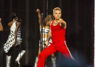 Robbie Williams am 26. Juli im Olympiastadion mit insgesamt 65.000 Besucher:innen