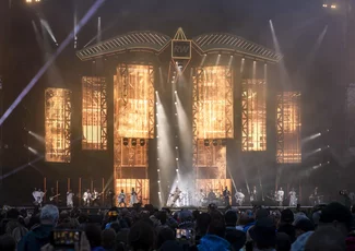 Robbie Williams am 26. Juli im Olympiastadion mit insgesamt 65.000 Besucher:innen