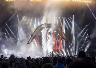 Robbie Williams am 26. Juli im Olympiastadion mit insgesamt 65.000 Besucher:innen