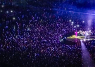 Robbie Williams am 26. Juli im Olympiastadion mit insgesamt 65.000 Besucher:innen