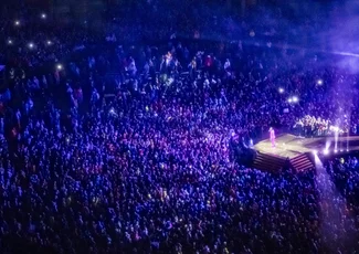 Robbie Williams am 26. Juli im Olympiastadion mit insgesamt 65.000 Besucher:innen