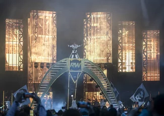Robbie Williams am 26. Juli im Olympiastadion mit insgesamt 65.000 Besucher:innen