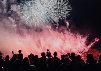 Der Sommernachtstraum am 18. Juli im Olympiapark mit insgesamt 24.000 Besucher:innen