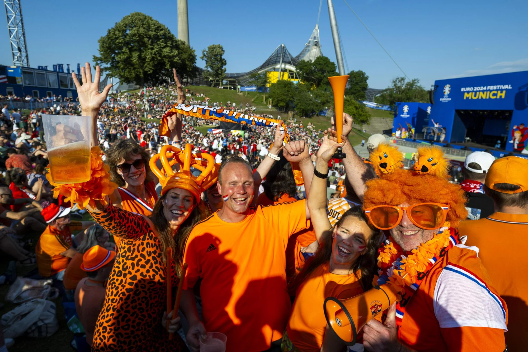 Fan Walk: Nach links, nach rechts und einmal um den Olympiapark herum