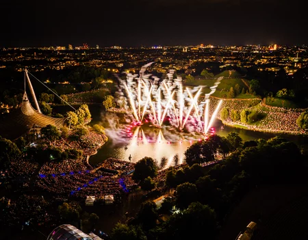 30.000 Besucher:innen feierten das 20. Jubiläum des Sommernachtstraums