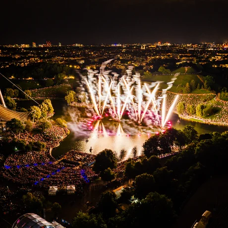 Der Sommernachtstraum am 19. Juli im Olympiapark mit insgesamt 30.000 Besucher:innen