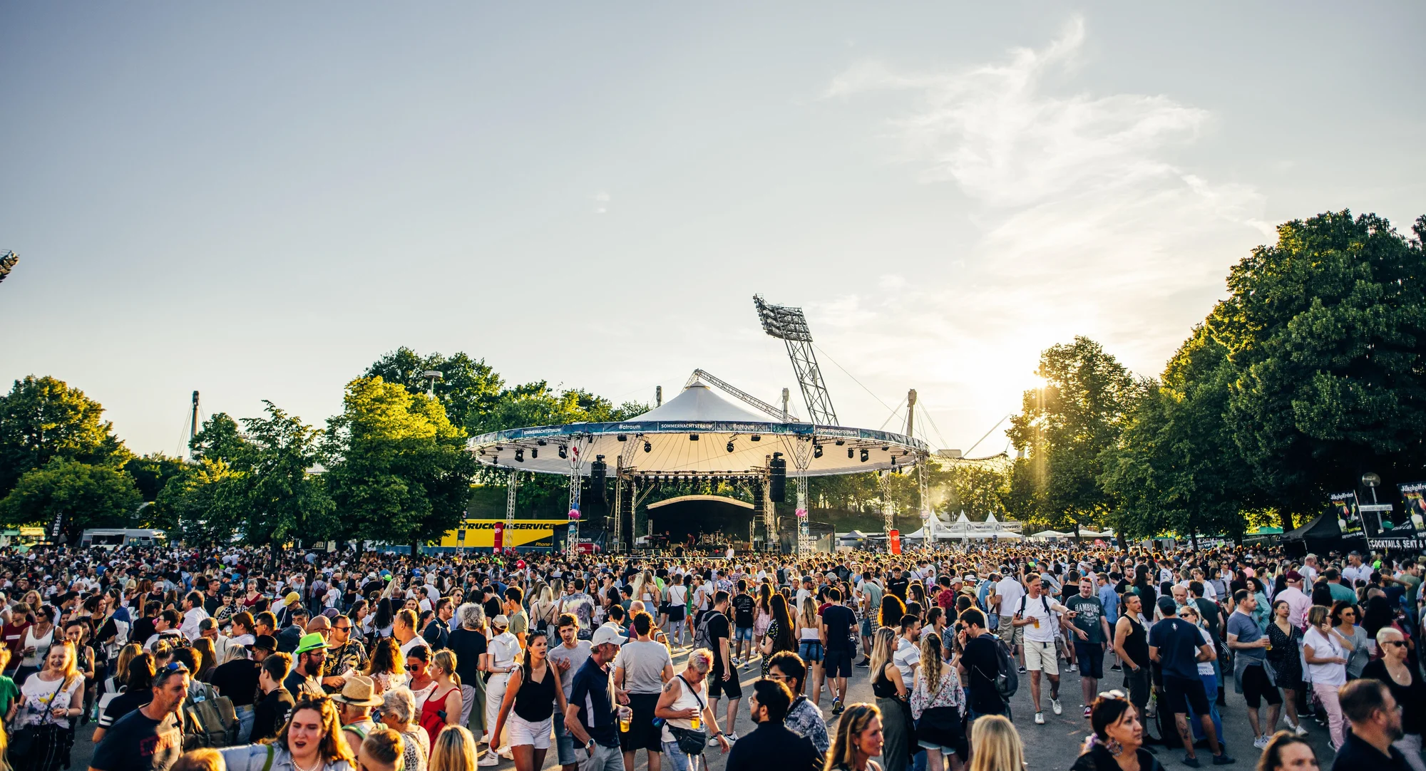 Hans-Jochen-Vogel-Platz (ehemals Coubertinplatz)